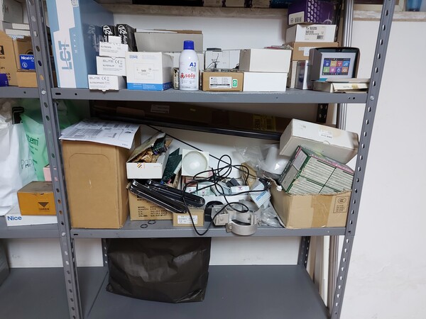 1#7967 Arredamento e attrezzatura da ufficio in vendita - foto 51