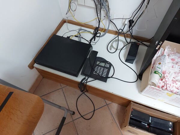 1#7967 Arredamento e attrezzatura da ufficio in vendita - foto 64