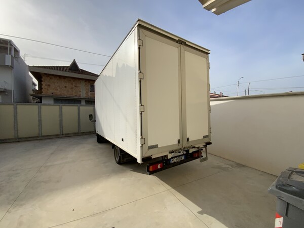 11#7974 Autocarro Nissan Cabstar in vendita - foto 2