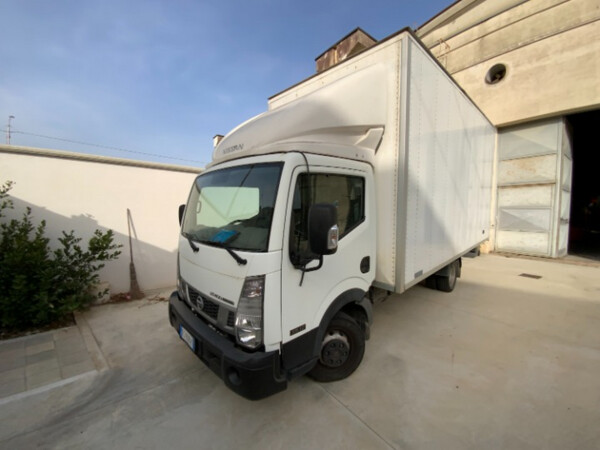 11#7974 Autocarro Nissan Cabstar in vendita - foto 4