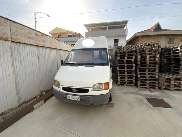 12#7974 Autocarro Ford Transit Wag in vendita - foto 1