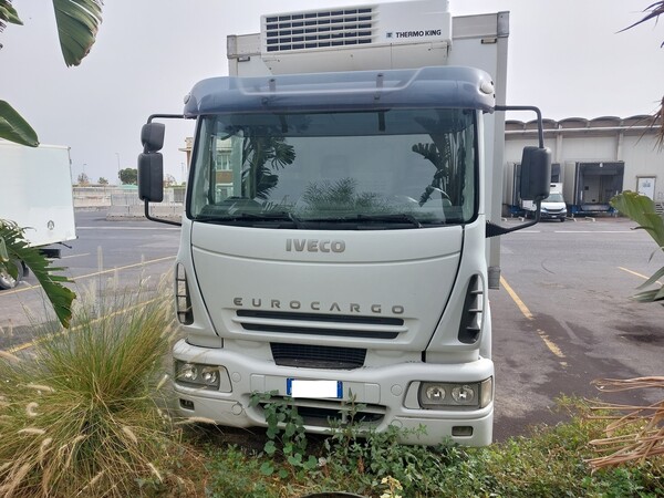 1#8004 Autocarro Iveco 120 E 24N in vendita - foto 2