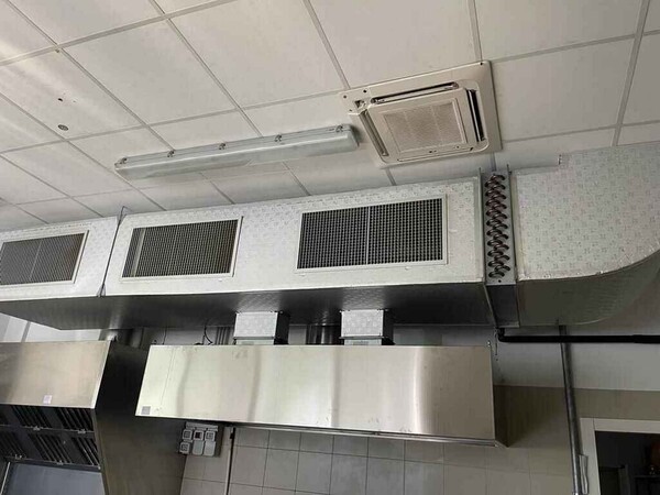 1#8008 Attrezzature e arredi bar-ristorante in vendita - foto 55