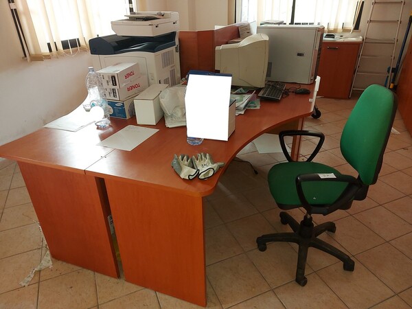 2#8012 Arredi per ufficio e attrezzature informatiche in vendita - foto 4