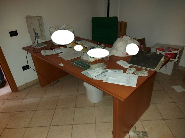 2#8012 Arredi per ufficio e attrezzature informatiche in vendita - foto 26