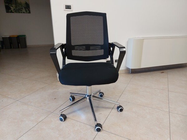 1#8017 Arredi da ufficio e attrezzature da lavoro in vendita - foto 15