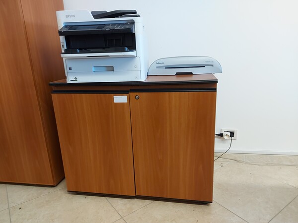 1#8017 Arredi da ufficio e attrezzature da lavoro in vendita - foto 23