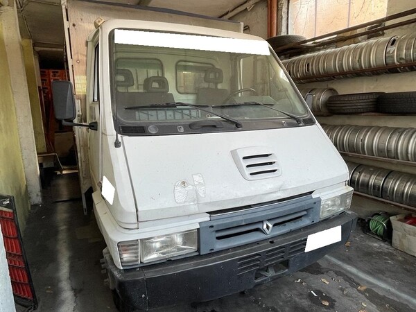 3#8025 Autocarro Renault in vendita - foto 1