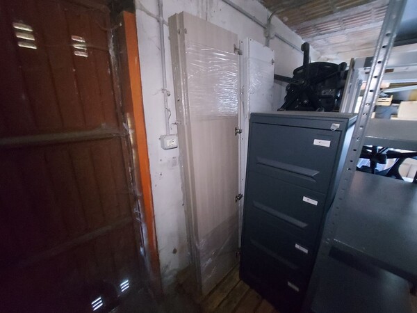 1#8027 Arredamento e macchine per ufficio in vendita - foto 2