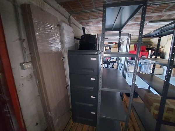 1#8027 Arredamento e macchine per ufficio in vendita - foto 3