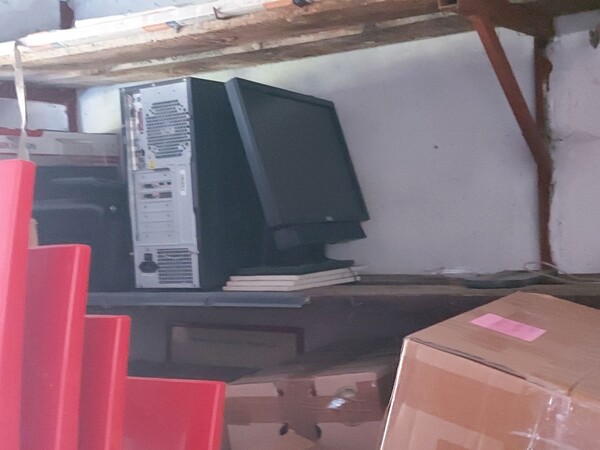 1#8027 Arredamento e macchine per ufficio in vendita - foto 22