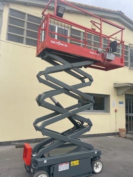 3#8028 Piattaforma aerea verticale a pantografo Skyjack SJIII-3219 in vendita - foto 5