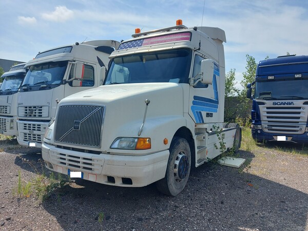 3#8030 Trattore stradale Volvo in vendita - foto 1