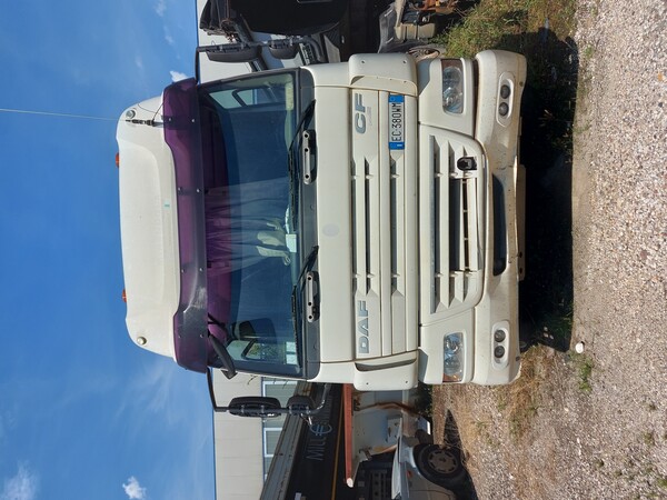 28#8031 Trattore stradale DAF TT85MC in vendita - foto 3