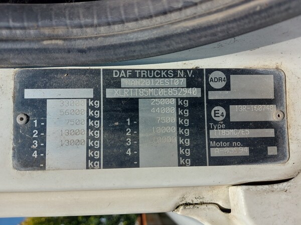 28#8031 Trattore stradale DAF TT85MC in vendita - foto 4