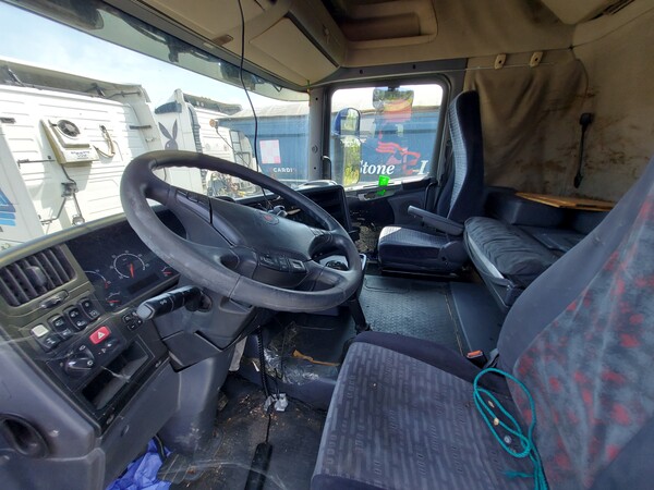 76#8031 Trattore stradale Scania in vendita - foto 12