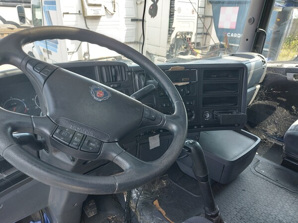 76#8031 Trattore stradale Scania in vendita - foto 15