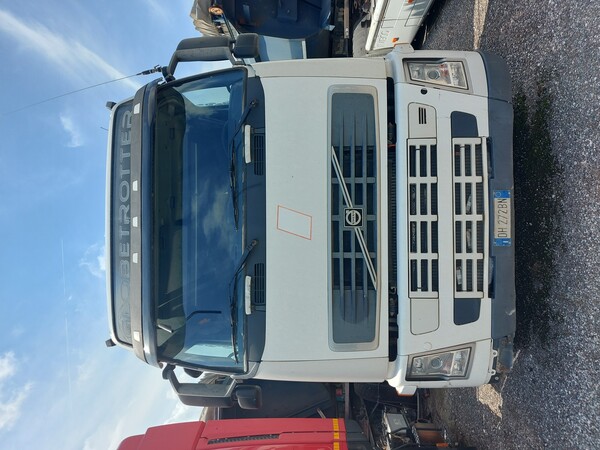 85#8031 Trattore stradale Volvo FH 42T in vendita - foto 1