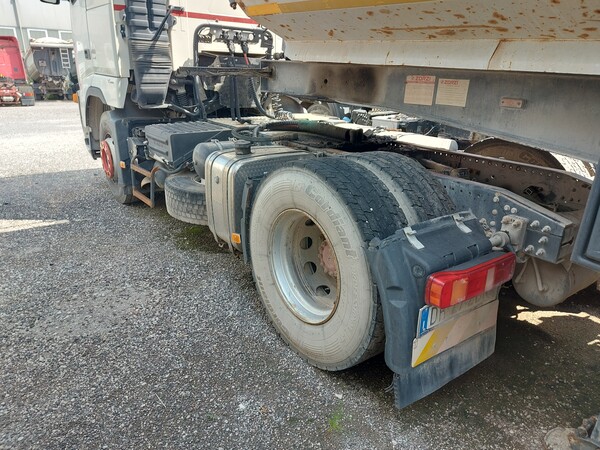 85#8031 Trattore stradale Volvo FH 42T in vendita - foto 4