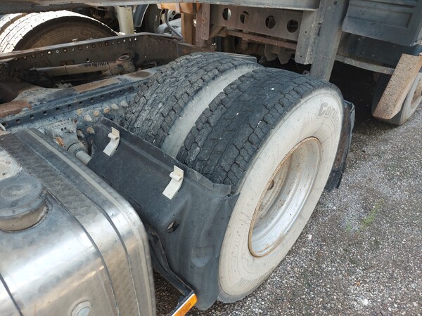 85#8031 Trattore stradale Volvo FH 42T in vendita - foto 9