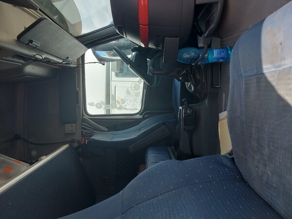 85#8031 Trattore stradale Volvo FH 42T in vendita - foto 17
