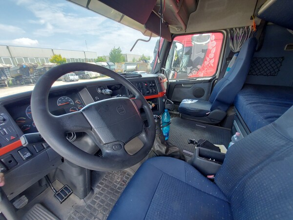 85#8031 Trattore stradale Volvo FH 42T in vendita - foto 21