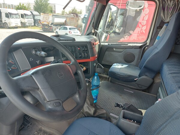 85#8031 Trattore stradale Volvo FH 42T in vendita - foto 23