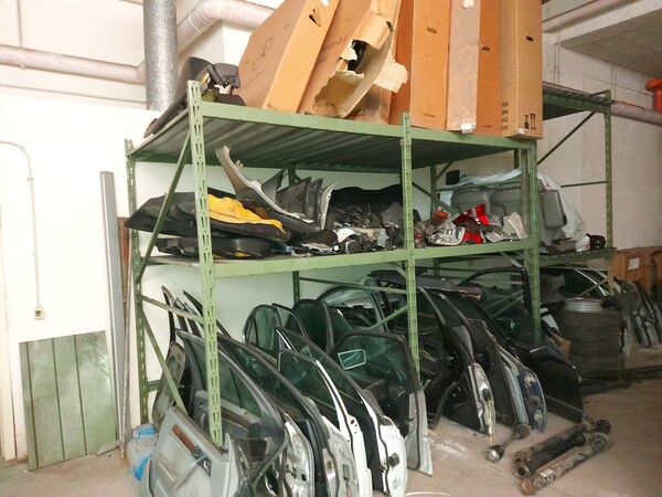 1#8036 Gabbie e scaffalature contenenti ricambi e materiale usato in vendita - foto 7