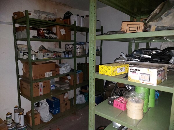 1#8036 Gabbie e scaffalature contenenti ricambi e materiale usato in vendita - foto 16