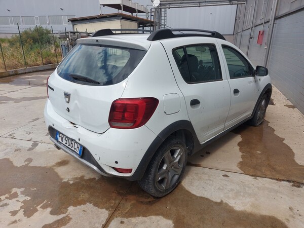 10#8039 Autovettura Dacia Sandero in vendita - foto 3