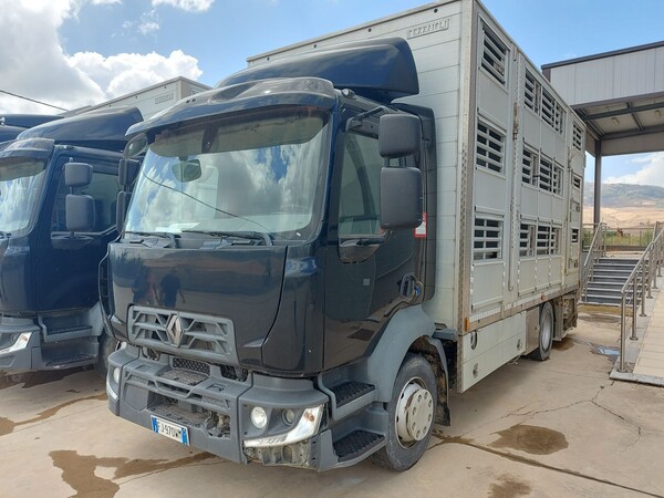 11#8039 Furgone per trasporto animali vivi Renault in vendita - foto 1