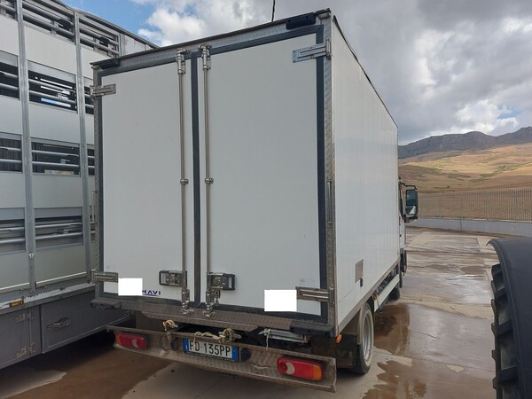 4#8039 Furgone isotermico Renault in vendita - foto 3