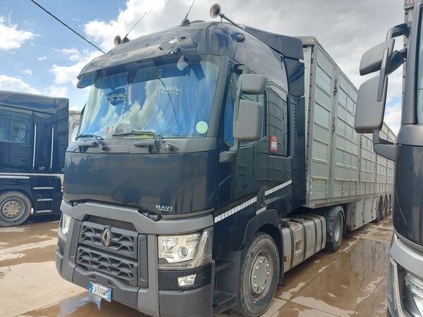 8#8039 Trattore cabinato Renault Truck in vendita - foto 2