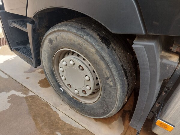 8#8039 Trattore cabinato Renault Truck in vendita - foto 5