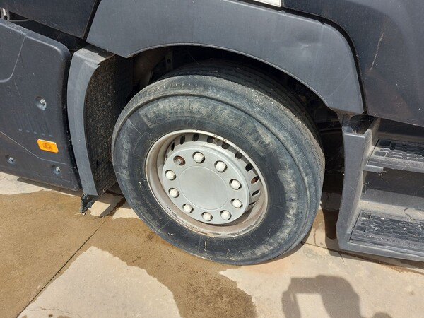 8#8039 Trattore cabinato Renault Truck in vendita - foto 6