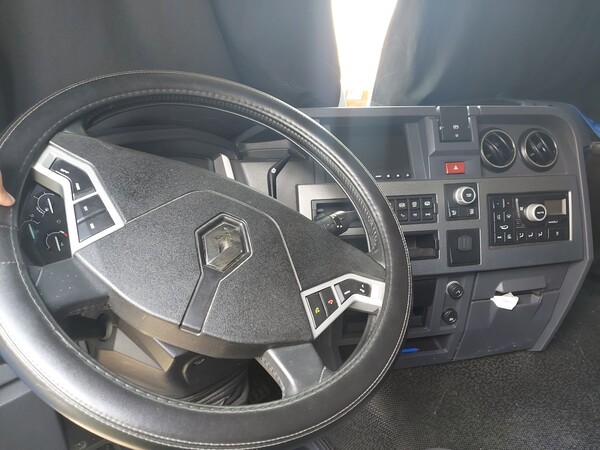 8#8039 Trattore cabinato Renault Truck in vendita - foto 10