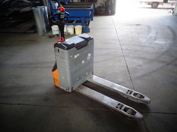 7#8048 Transpallet elettrico Still Ecu 16 in vendita - foto 1