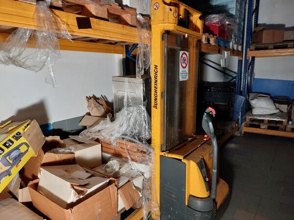 Carrelli elevatori in vendita