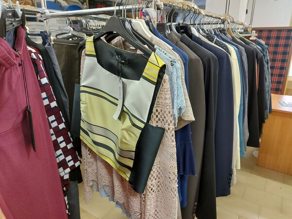 1#8071 Capi di abbigliamento e calzature in vendita - foto 17