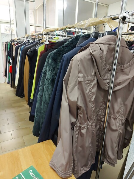 1#8071 Capi di abbigliamento e calzature in vendita - foto 20