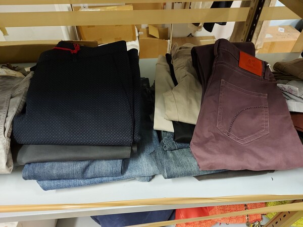 1#8071 Capi di abbigliamento e calzature in vendita - foto 25