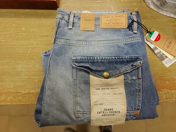 1#8071 Capi di abbigliamento e calzature in vendita - foto 27