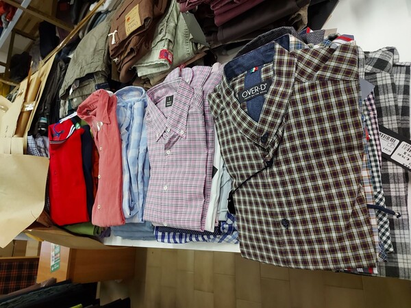 1#8071 Capi di abbigliamento e calzature in vendita - foto 28
