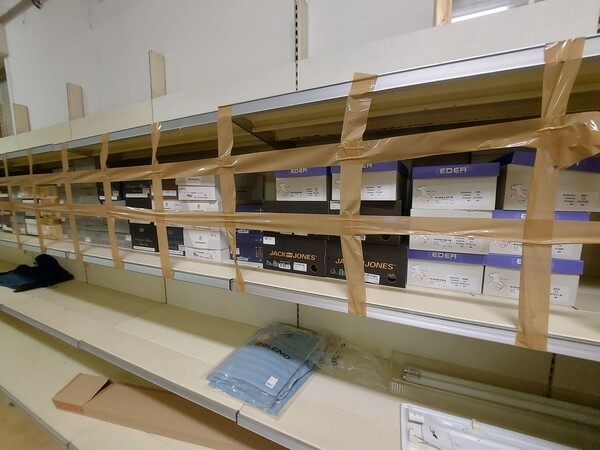 1#8071 Capi di abbigliamento e calzature in vendita - foto 45