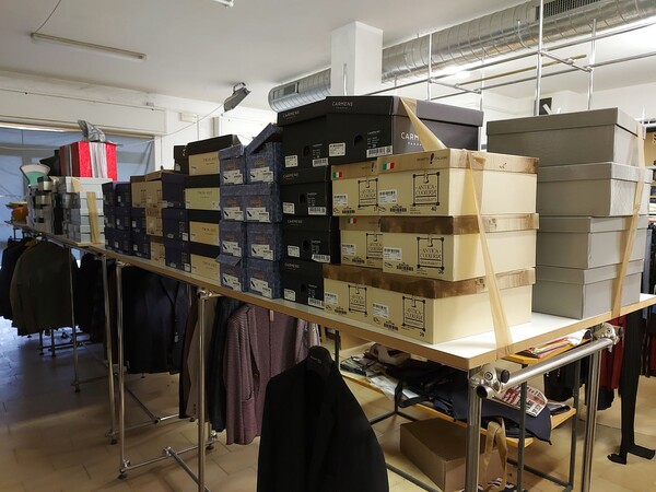 1#8071 Capi di abbigliamento e calzature in vendita - foto 64