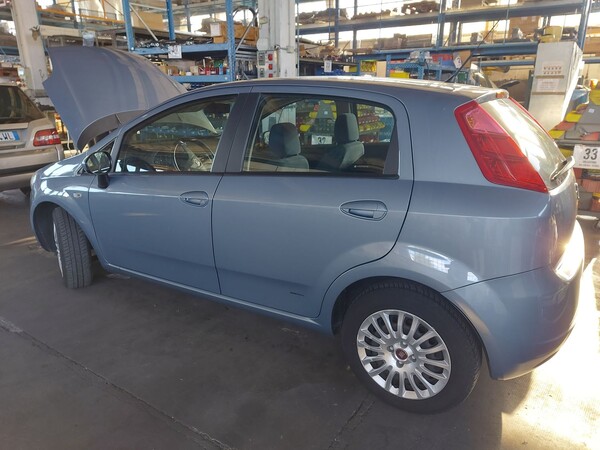 2#8075 Autovettura Fiat Punto in vendita - foto 2