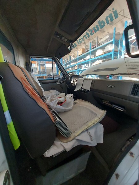 4#8075 Autocarro Iveco Daily in vendita - foto 8
