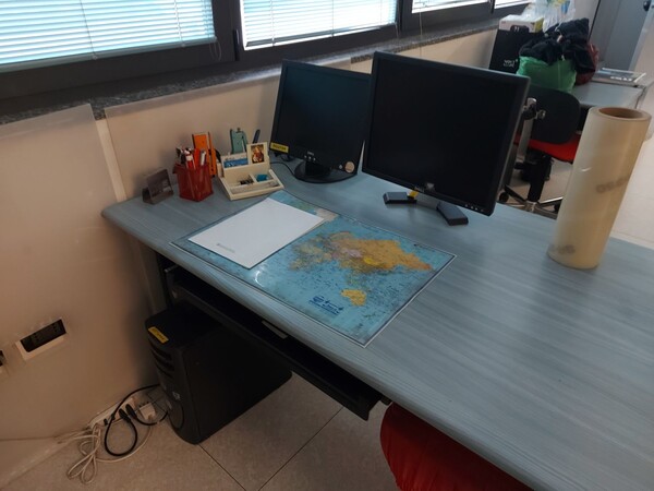 18#8076 Arredo da ufficio ed attrezzature elettroniche in vendita - foto 11