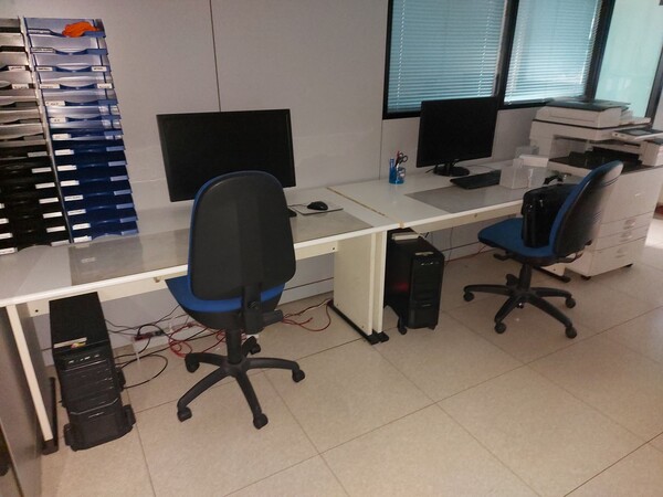 18#8076 Arredo da ufficio ed attrezzature elettroniche in vendita - foto 14