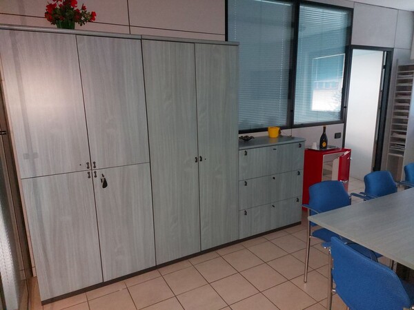 18#8076 Arredo da ufficio ed attrezzature elettroniche in vendita - foto 20